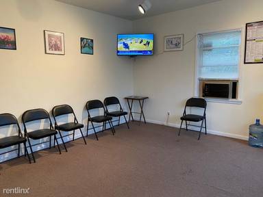 Main picture of 211 Lexington Ave