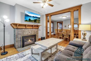 Main picture of 309 Baynes St