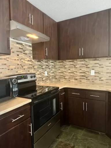 Main picture of 123 N Villa Way