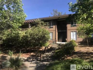 Main picture of 10 Forest Ln