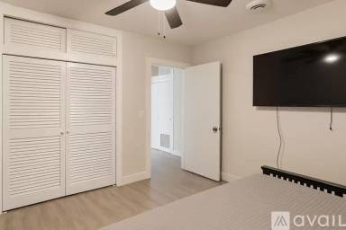 Main picture of 4205 Hayes St