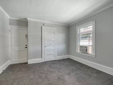 Main picture of 885 Grand Ave