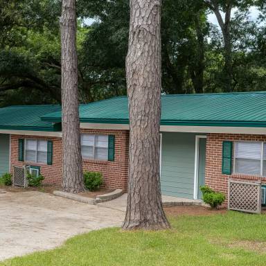 Main picture of 1862 W Pensacola St