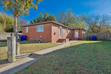 Main picture of 9466 Phillip Ave