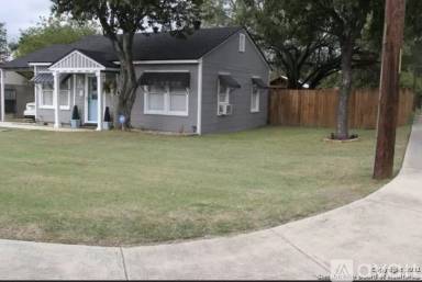 Main picture of 439 Cravens Ave