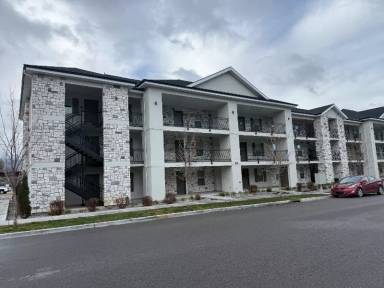 Main picture of 67 W 600 S