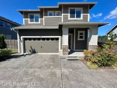 Main picture of 8227 NE 196th St