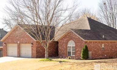 Main picture of 216 Hailey Dr