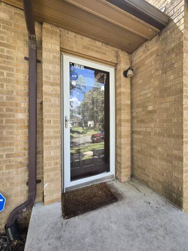 Main picture of 1707 E Lewis Cir