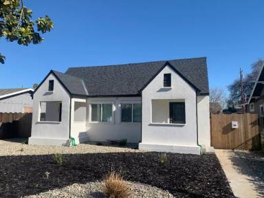 Main picture of 223 N 4th St