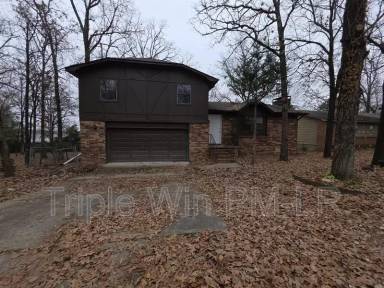 Main picture of 28 Helen Dr