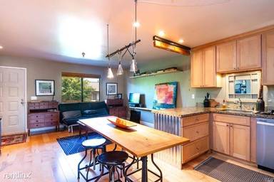 Main picture of 720 Petaluma Blvd S