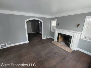 Main picture of 16185 Washburn St