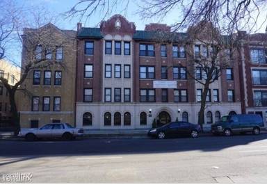 Main picture of 4625 S Drexel Blvd