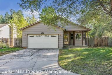 Main picture of 2013 N Pine Grove Ct