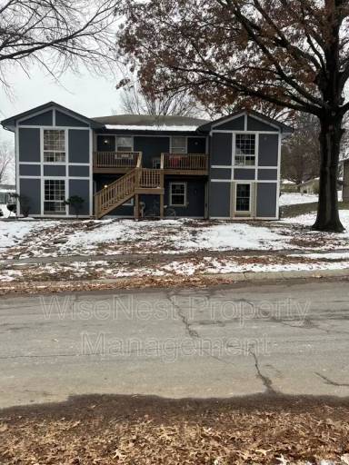 Main picture of 708 NE Ball Dr