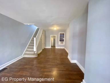 Main picture of 2120 S Daggett St