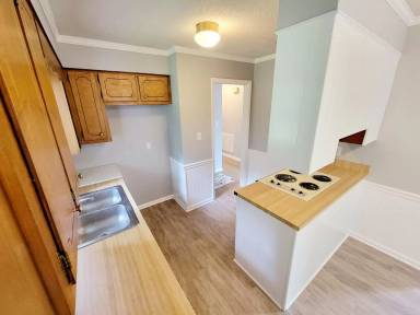 Main picture of 515 Burlington Ave