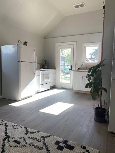 Main picture of 105 S Keene Way Dr