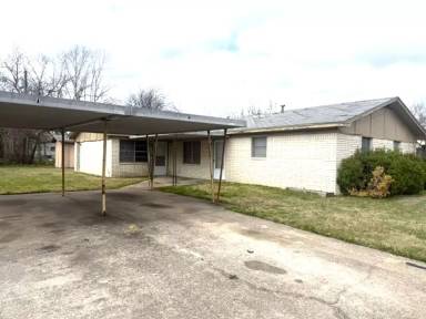 Main picture of 106 Faye St
