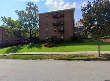 Main picture of 212 Prospect Ave