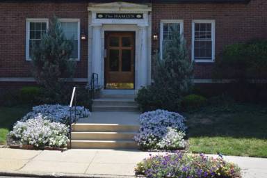 Main picture of 103 W 39th St