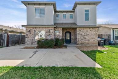 Main picture of 2825 Gordon Ave