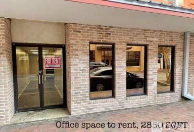 Main picture of 108 S Main St