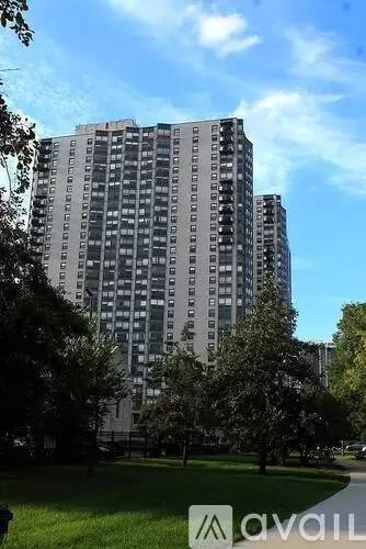 Main picture of Hollywood Towers
