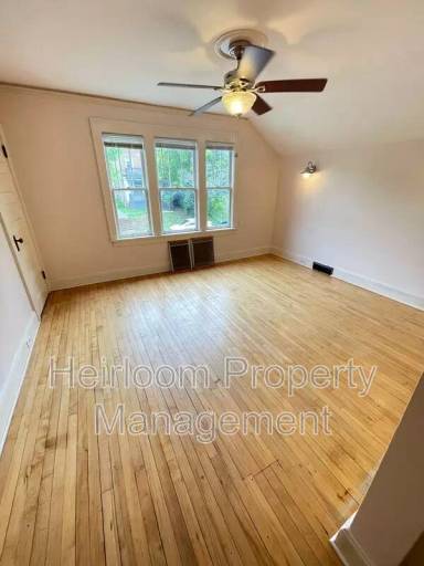 Main picture of 310 E 5th St
