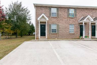 Main picture of 821 Oak Arbor Ct