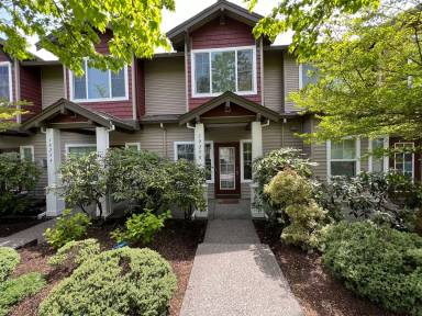 Main picture of 10232 NE Snoqualmie St