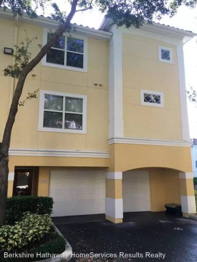 Main picture of 2012 Legacy Palms Dr