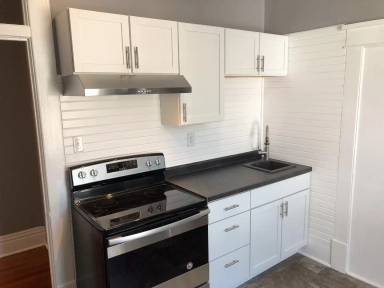 Main picture of 319 W 3rd St