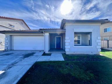 Main picture of 2345 S Fallbrook Dr