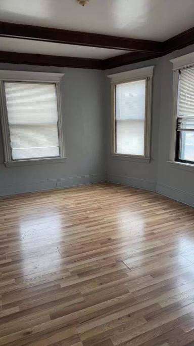 Main picture of 1637 South Ave