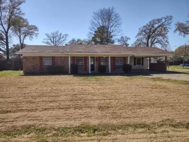 Main picture of 12 Willow Dr