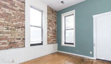 Main picture of 933 W Fletcher St