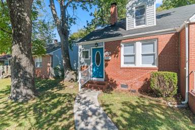 Main picture of 2620 Mapleton Ave