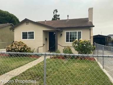 Main picture of 1800 E San Antonio St