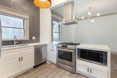 Main picture of 720 Penn Ave NE