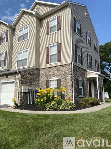 Main picture of 493 Marion Rd