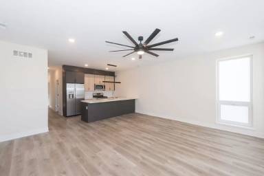 Main picture of 3762 S Indiana Ave