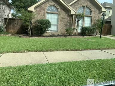 Main picture of 527 Raintree Cir
