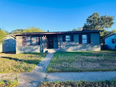 Main picture of 429 Waverly Dr