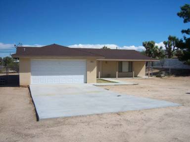 Main picture of 7453 Dumosa Ave