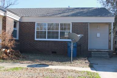 Main picture of 900 E Rose Dr