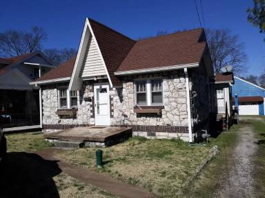 Main picture of 129 Harrington Ave