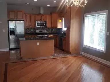 Main picture of 6621 S Ellis Ave