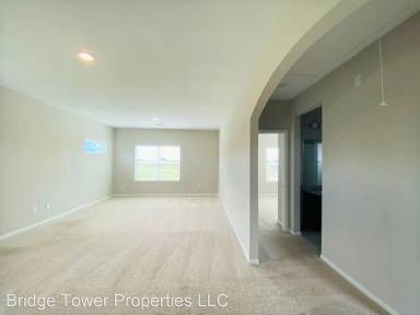 Main picture of 303 Hunter Ct